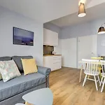 Szafarnia Modern In Old Town By Renters 公寓式酒店