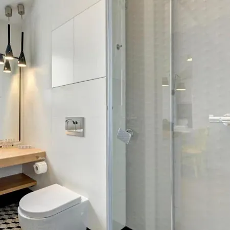 Szafarnia Modern In Old Town By Renters 3*