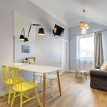 Szafarnia Modern In Old Town By Renters 3* غدانسك