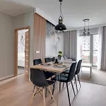Szafarnia Modern In Old Town By Renters 3* Danzica