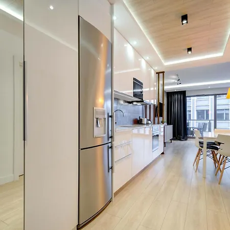 Apartahotel Szafarnia Modern In Old Town By Renters