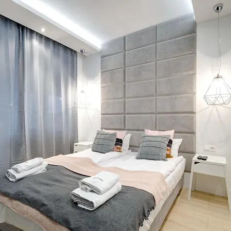 Dom & House Szafarnia Modern In Old Town Aparthotel 3*