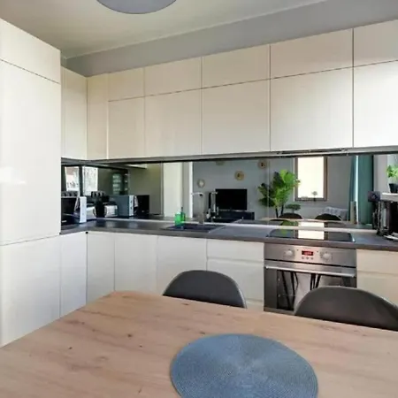 Hotel apartamentowy Dom & House Szafarnia Modern In Old Town 3*