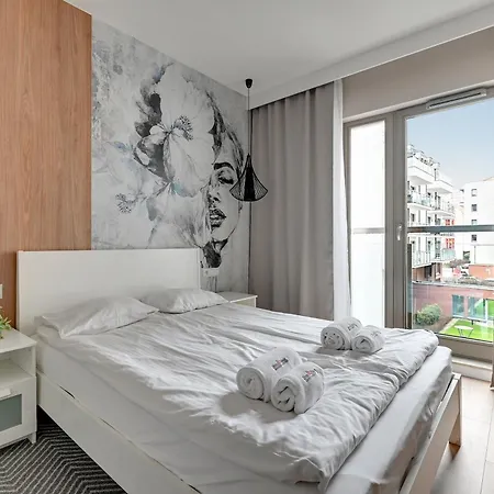 Dom & House Szafarnia Modern In Old Town מלון דירות 3*