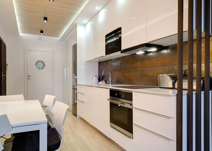 Szafarnia Modern In Old Town By Renters