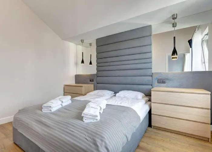 מלון דירות Dom & House Szafarnia Modern In Old Town 3*