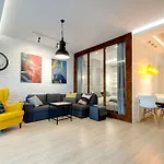 Szafarnia Modern In Old Town By Renters Апарт-отель Гданьск